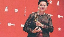 港澳六叔最新爆料一姐是谁,一姐风云再起，究竟花落谁家？